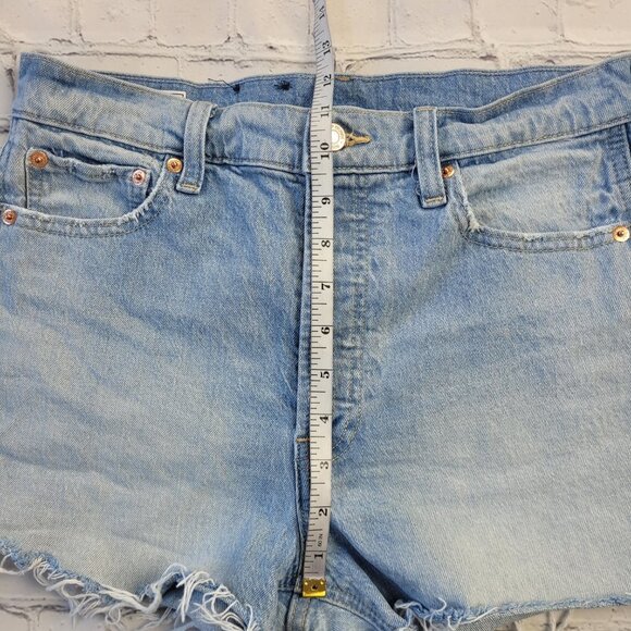 Gap Woman’s light blue chicly high rise jean shorts size 29 / 8 R - Picture 3 of 13